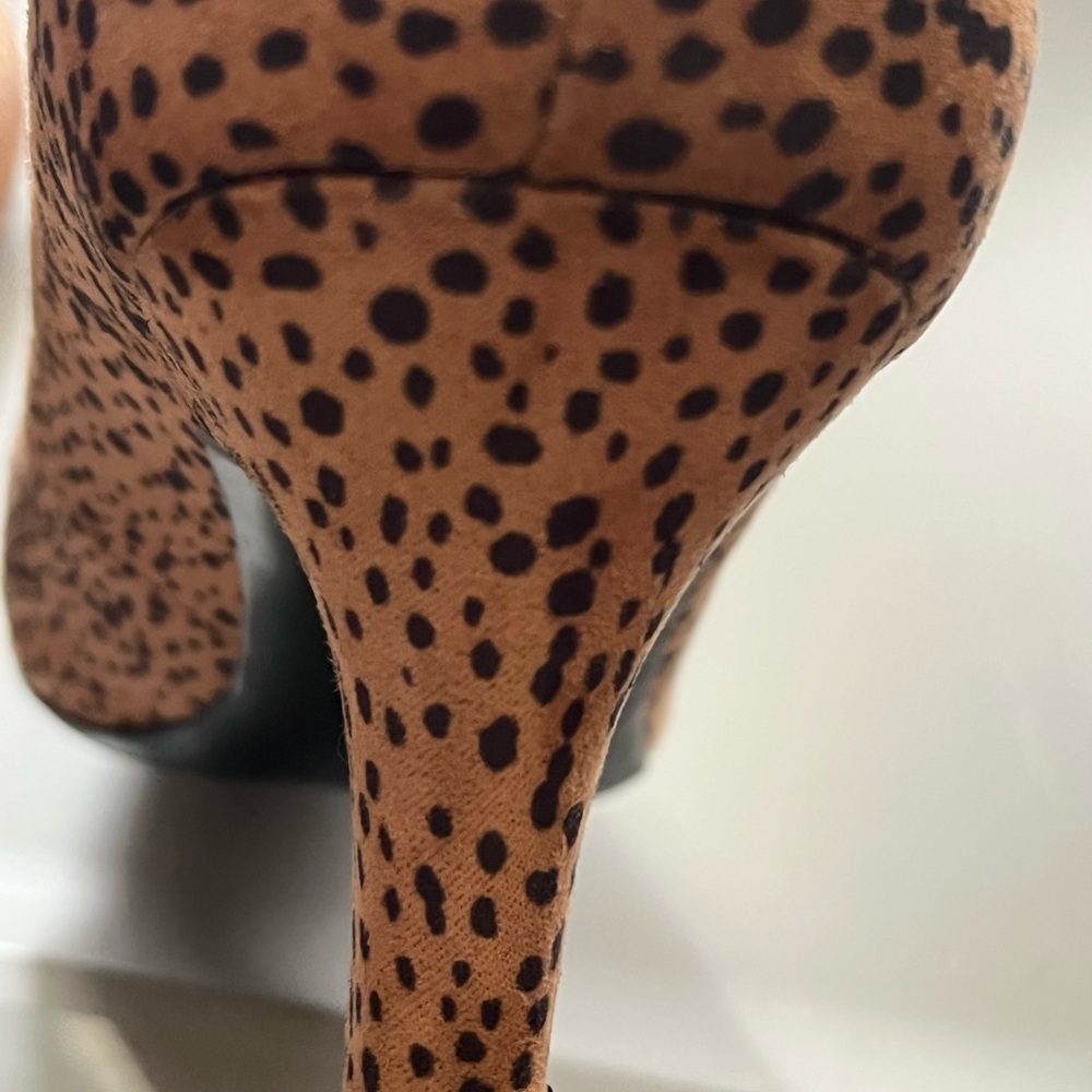 Women's LifeStride Parigi Leopard Animal Print 2.5 Inch High Heel Pump Size 8.5 - Picture 9 of 16